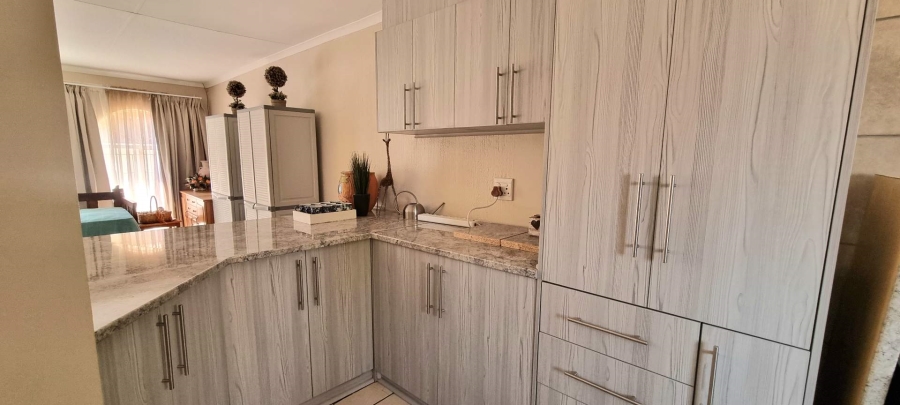 2 Bedroom Property for Sale in Heuwelsig Free State